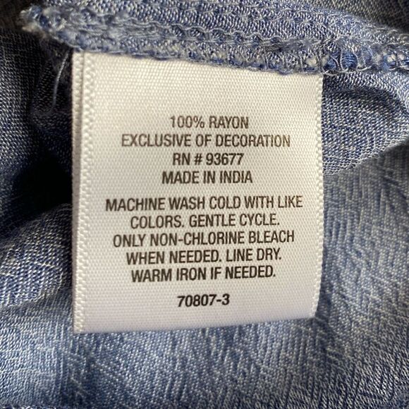 St. John’s Bay Blue Chambray Top New Womens Size Medium Lightweight - Picture 8 of 8